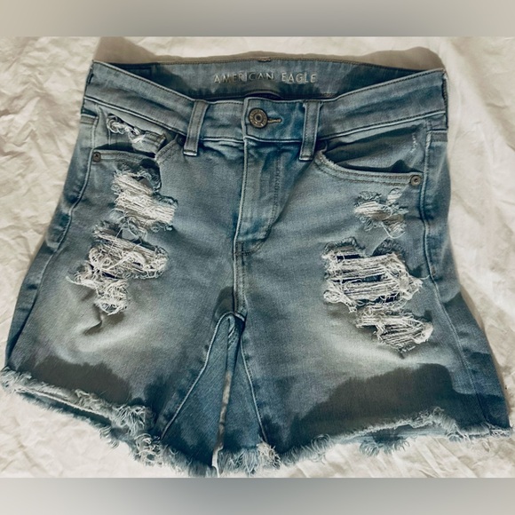 American Eagle The Dream Short MIDI Distressed Light Wash Shorts - Picture 5 of 13